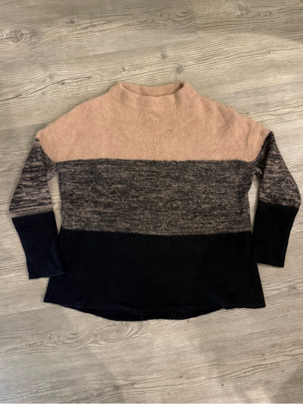Bloomingdale’s Cashmere Sweater Women’s Medium Colorblock 100% 2 Ply Soft Knit